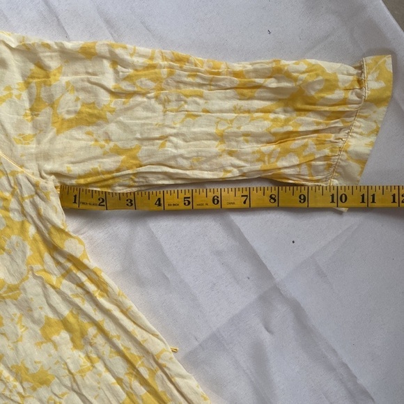 H&M Yellow & White V-Neck 3/4 Sleeve Shirt Dress - Picture 8 of 9